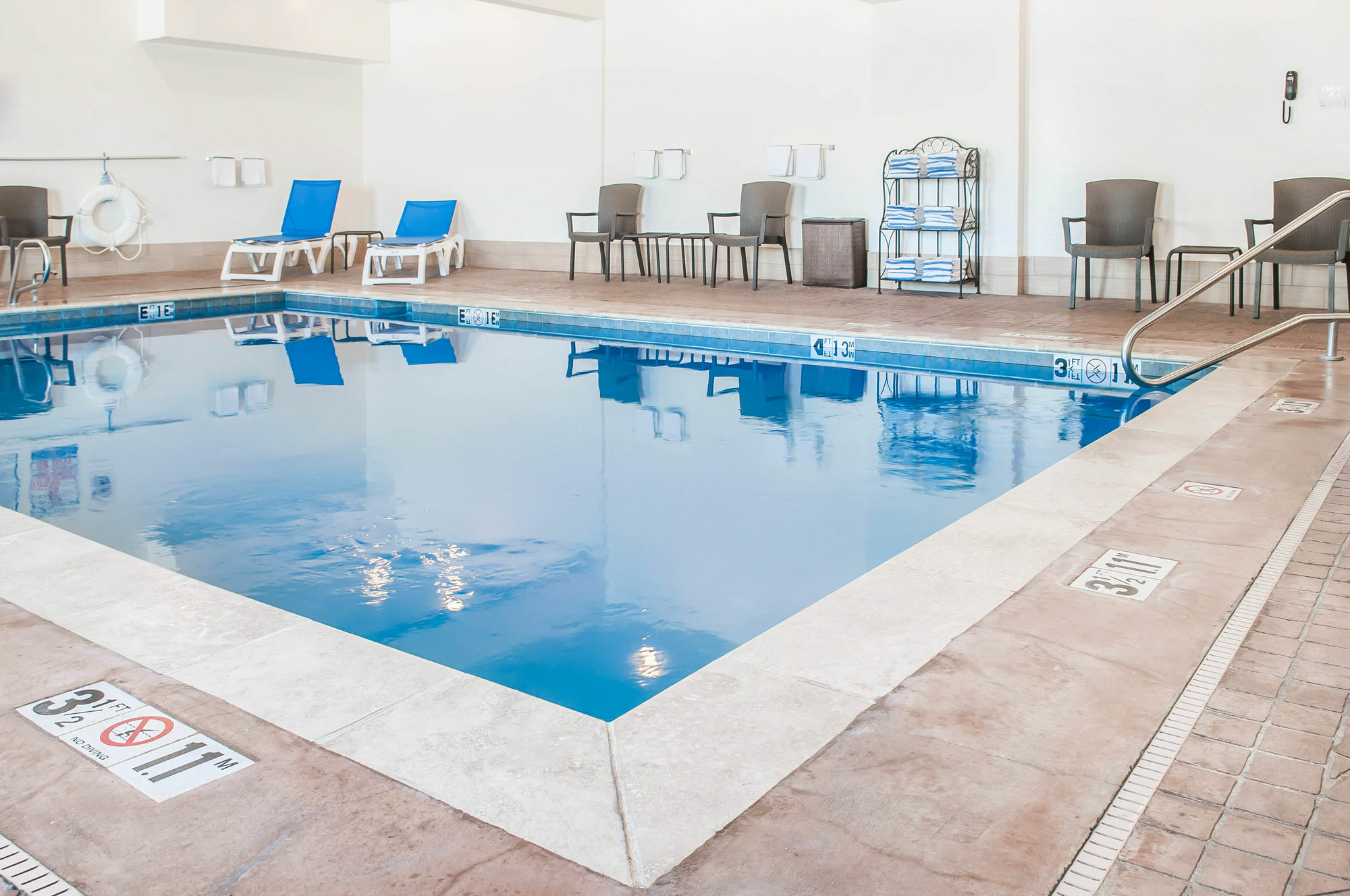 Comfort Suites Farmington Eksteriør billede