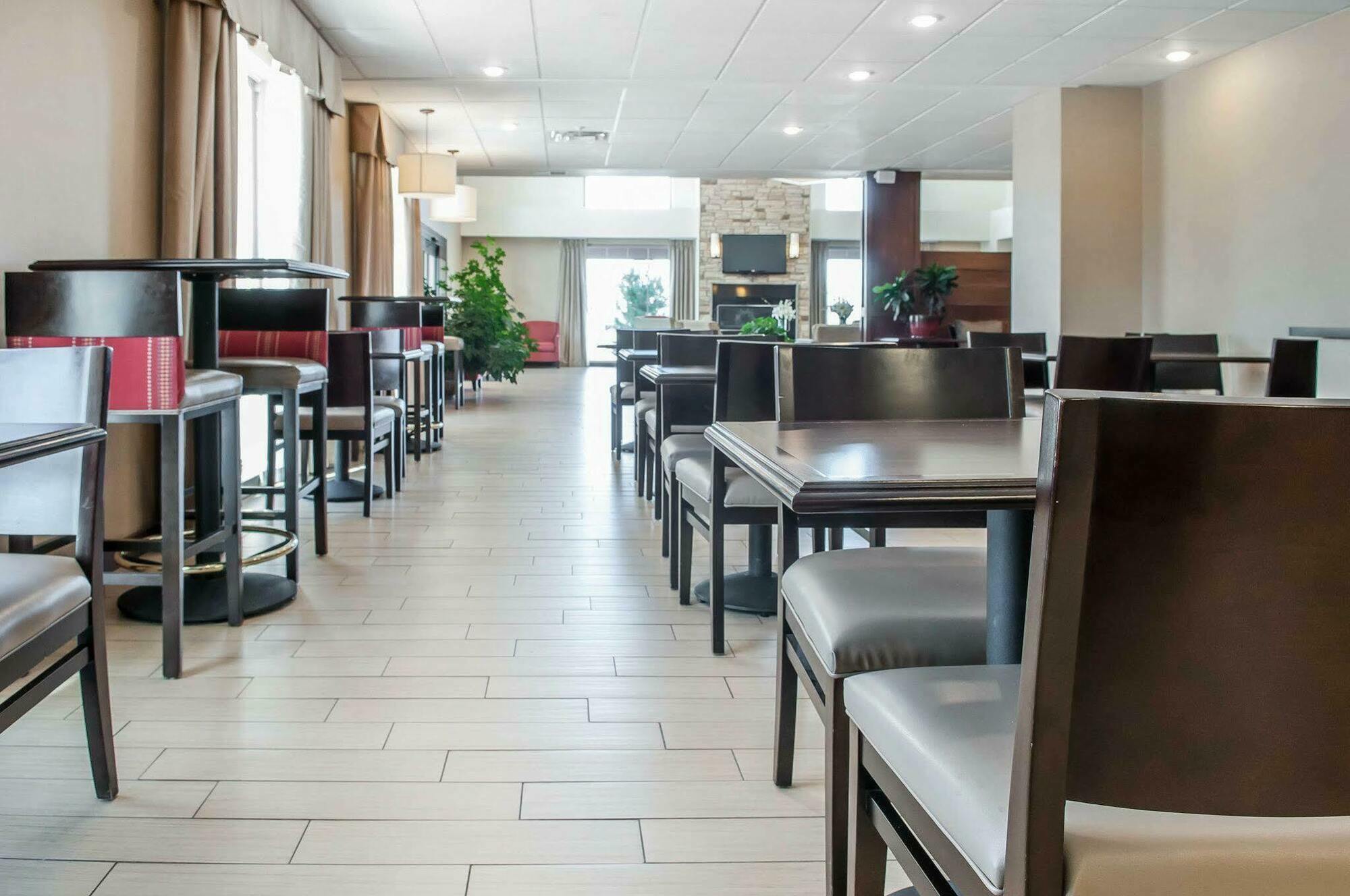 Comfort Suites Farmington Eksteriør billede