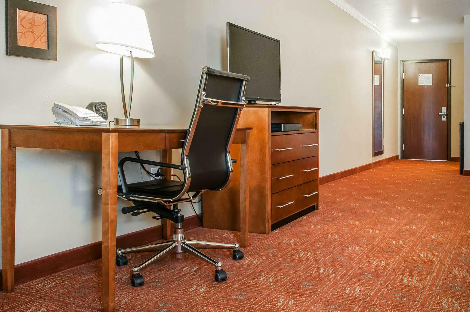 Comfort Suites Farmington Eksteriør billede