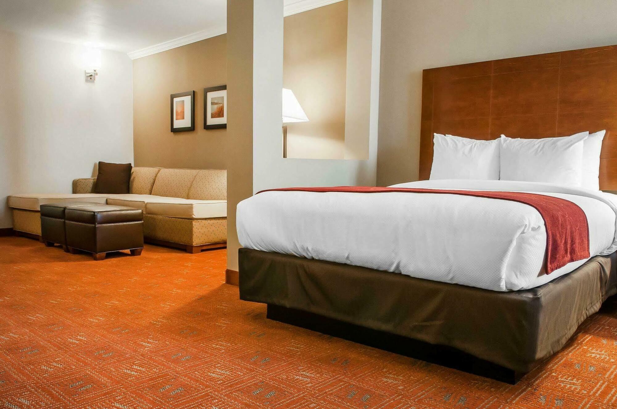Comfort Suites Farmington Eksteriør billede