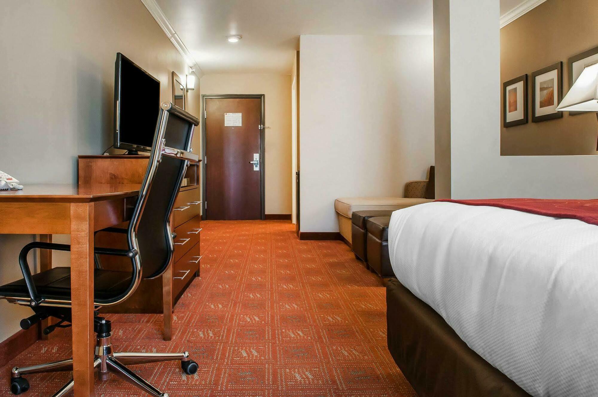 Comfort Suites Farmington Eksteriør billede
